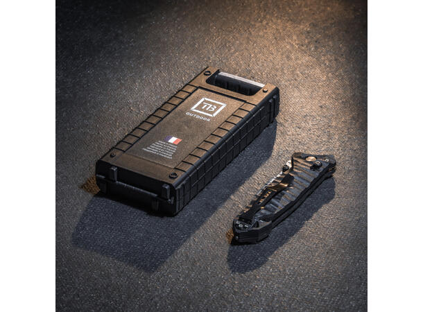 CAC S200 BLACK TOXIFIED G10 HDL SERRATION IN BOX 